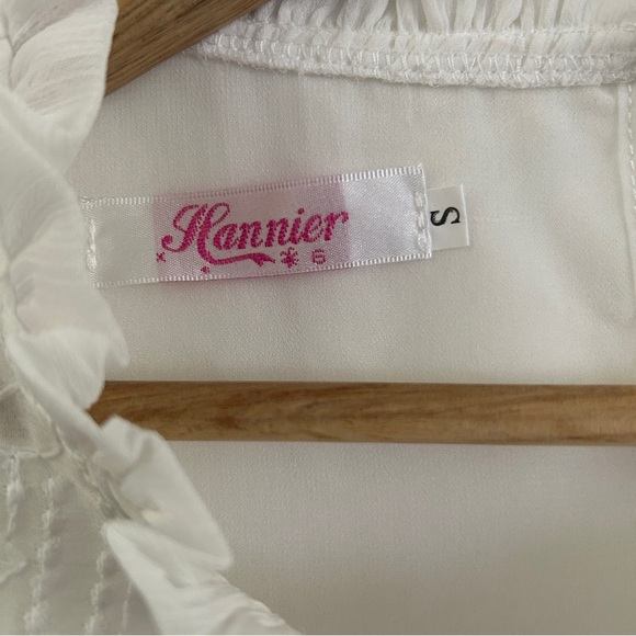 ✨3 for $18 ✨ Hannier Cream Blouse with Ruffled Collar and Pleated Sleeves - Picture 3 of 5